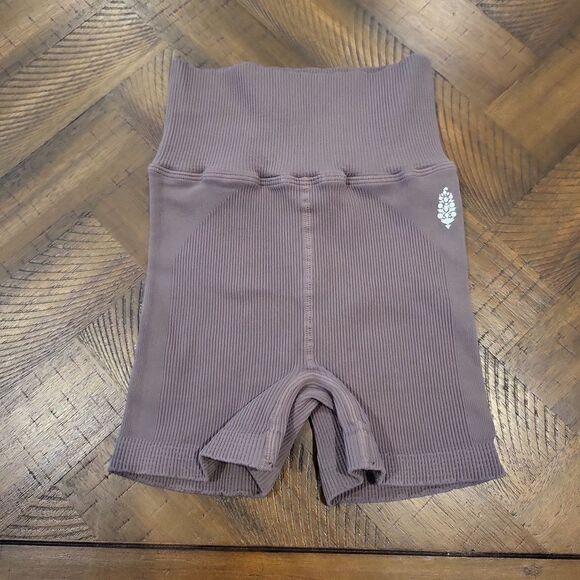 Free People Happiness Runs Short Driftwood Brown XS/S - Picture 1 of 4